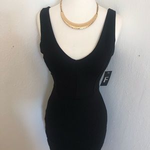 Lulu’s Black V Neck Cocktail Dress 🔥